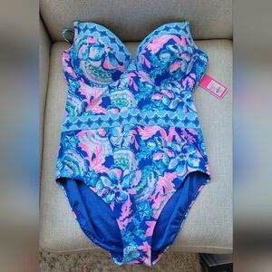 NWT Lilly Pulitzer Size 12 Palma One Piece Swimsuit in Blue Tang Sitting Seaside